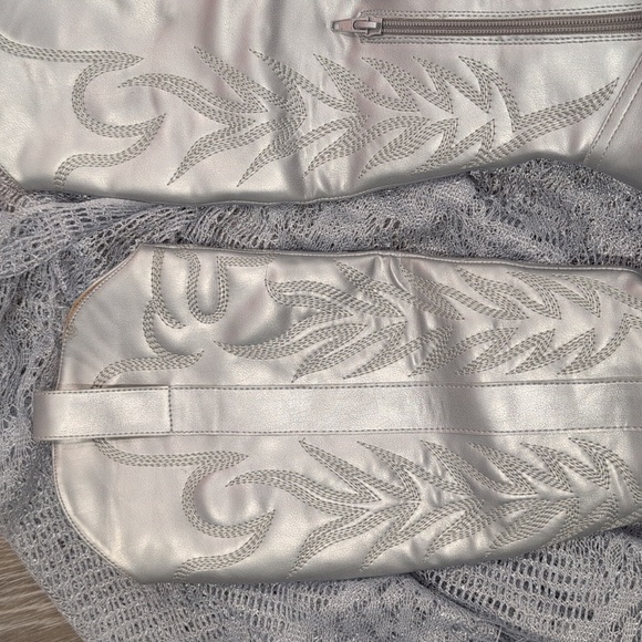 Cowboy Boots - Picture 3 of 12